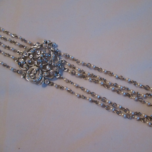 MONET PEARL FLORAL CENTER BRACELET , DECORATIVE CL - Picture 4 of 5